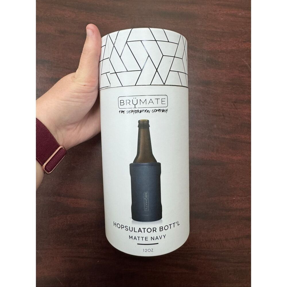 NWT Brumate Matte Navy Hopsulator Bott’l